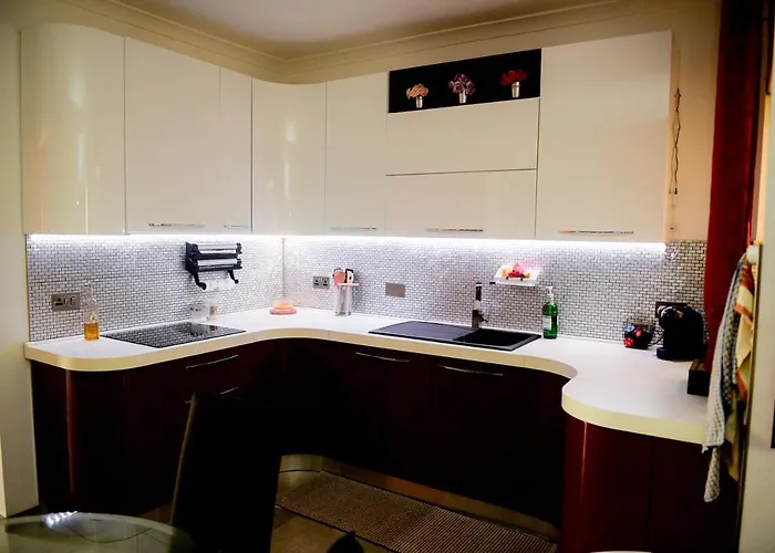 Modern And Homely In Lejlighed