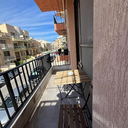 Modern And Homely In Apartman *